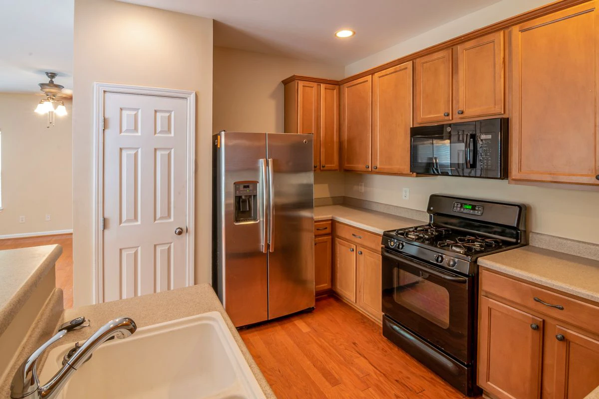 Designing a Cleaner Kitchen Look With RTA Kitchen Cabinets